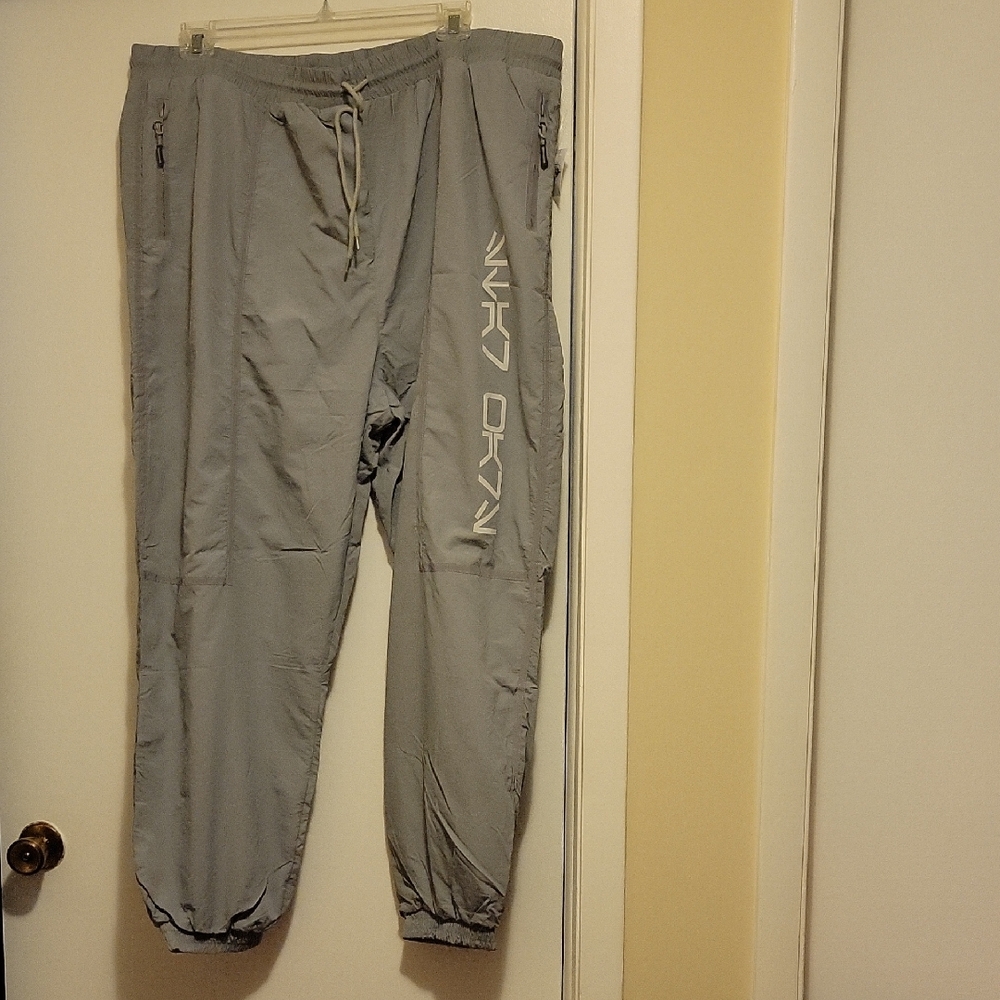 NWT: Disney Parks STAR WARS Guided By The Light Reflective Jogger